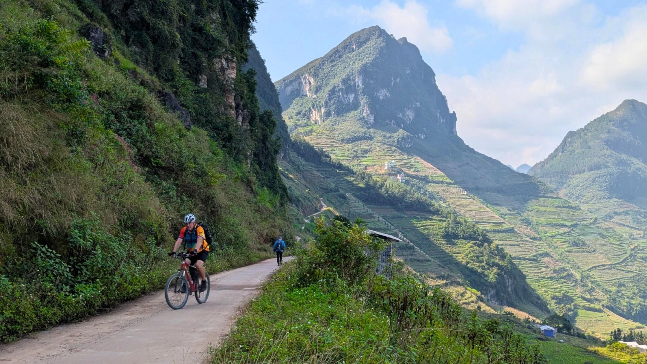 The Professional Edge: Why a Guided Cycling Tour Vietnam is the Best Way to Explore